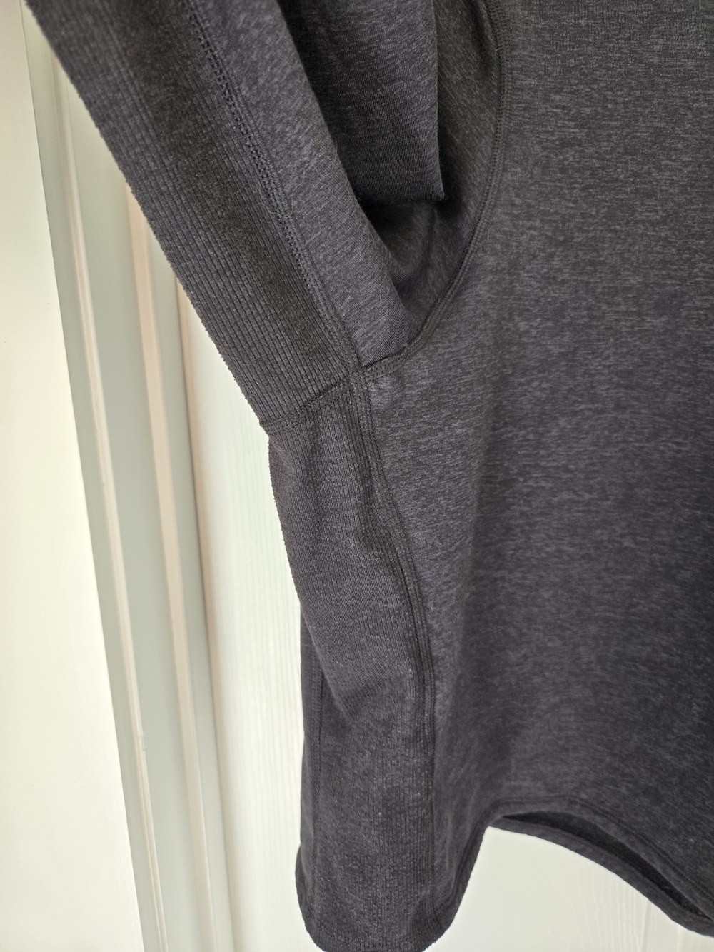 Old Navy Go-Dry Cozecore Charcoal Cropped Mock Neck Sweatshirt XXL Thumbholes - Picture 4 of 8